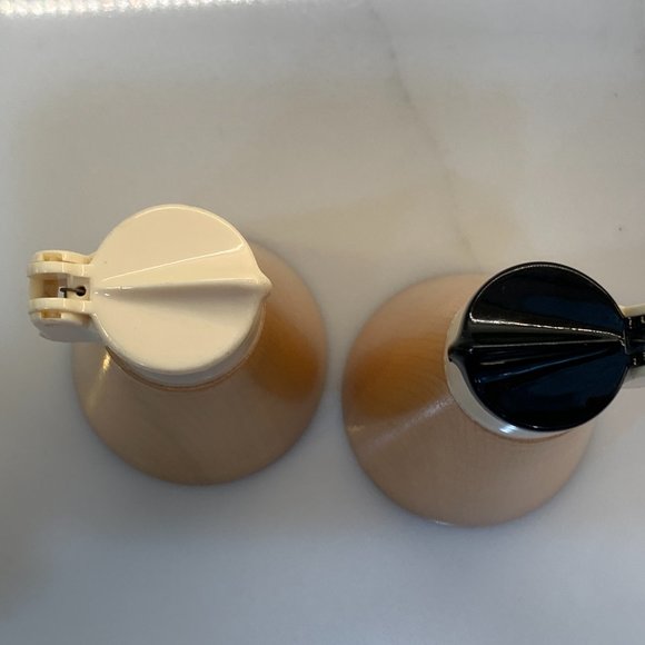 Vintage Maple Rocket Mod Salt and Pepper Shakers -Made in Germany - Picture 12 of 12